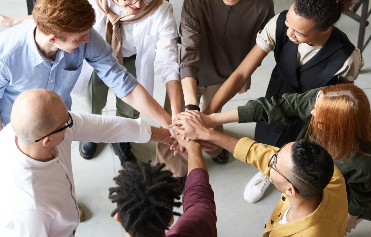 TRABAJA CON NOSOTROS